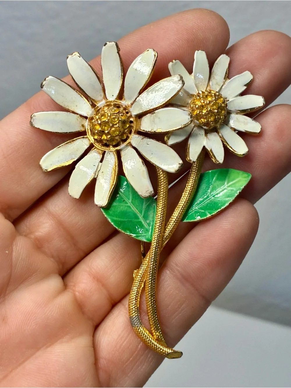 Retro Gold-Tone White Daisy Flower Brooch with Green Enamel Leaves MCM Hippie